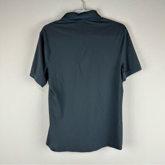 Lululemon Men’s Gray Short Sleeve Polo Shirt Size Medium - Picture 3 of 5